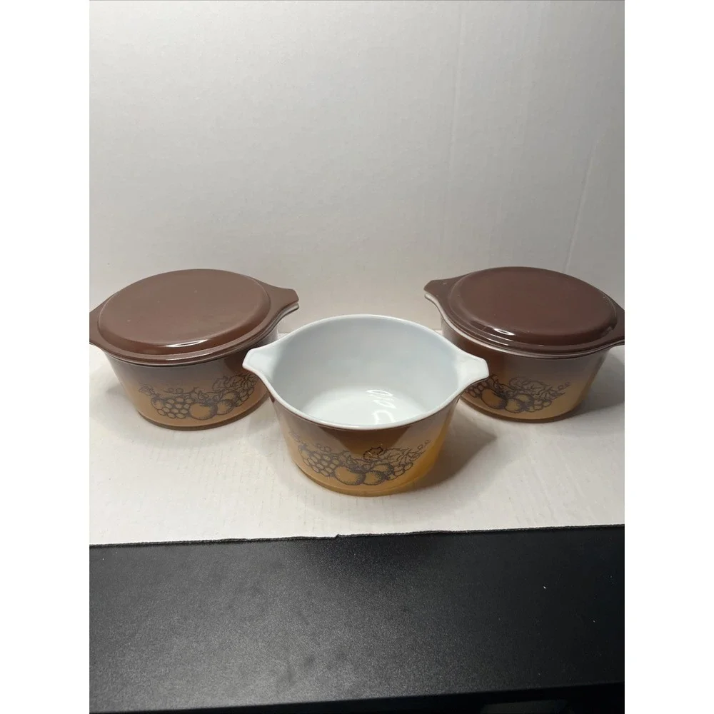 3 Vintage Pyrex Old Orchard 1qt Casserole Dishes 473 with 2 Brown Lids